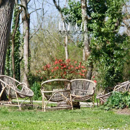 Guest house Chateau De Dournes *